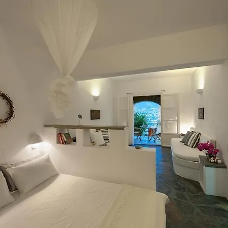 Archipelagos * Parikia (Paros)